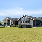 5 Star Holiday Home In Albaek *